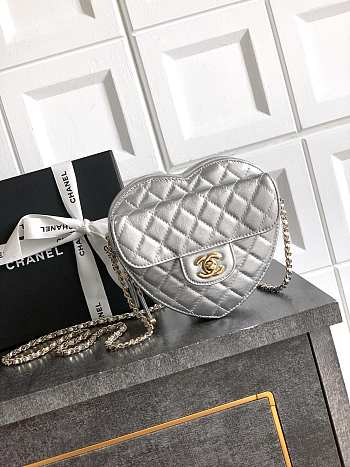 Chanel New Heart Shaped Bag Silver Lambskin 18x19x5.5cm