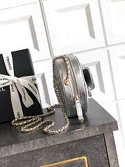 Chanel New Heart Shaped Bag Silver Lambskin 18x19x5.5cm - 2