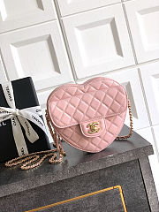 Chanel New Heart Shaped Bag Pink Lambskin 18x19x5.5cm - 1