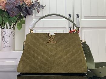 Louis Vuitton Sac Capucines MM Souple Green Suede 33x24x12cm