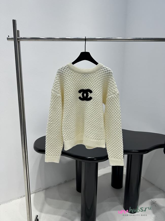 Chanel White Sweater 02 - 1