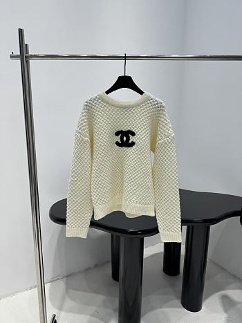 Chanel White Sweater 02