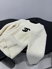 Chanel White Sweater 02 - 4