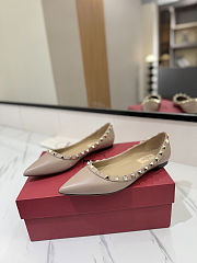 Valentino Garavani Rockstud leather ballet beige flats - 3