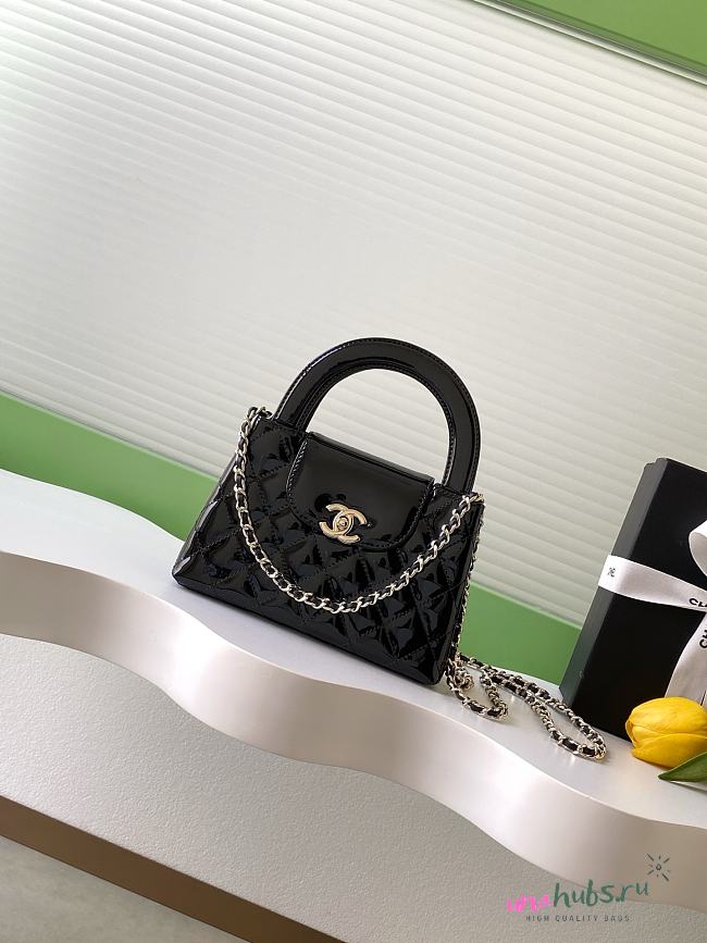 Chanel Kelly Bag in black patent - 19x13x7cm - 1