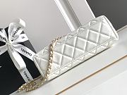 Chanel Kelly Bag in White - 19x13x7cm - 5