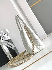 Chanel Kelly Bag in White - 19x13x7cm - 4