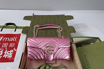 Gucci Marmont medium shoulder bag Bright pink 26x15x7cm