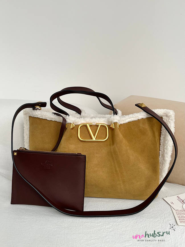 Valentino Garavani Medium Suede Shopping Bag Sheepskin 35x25x17cm - 1