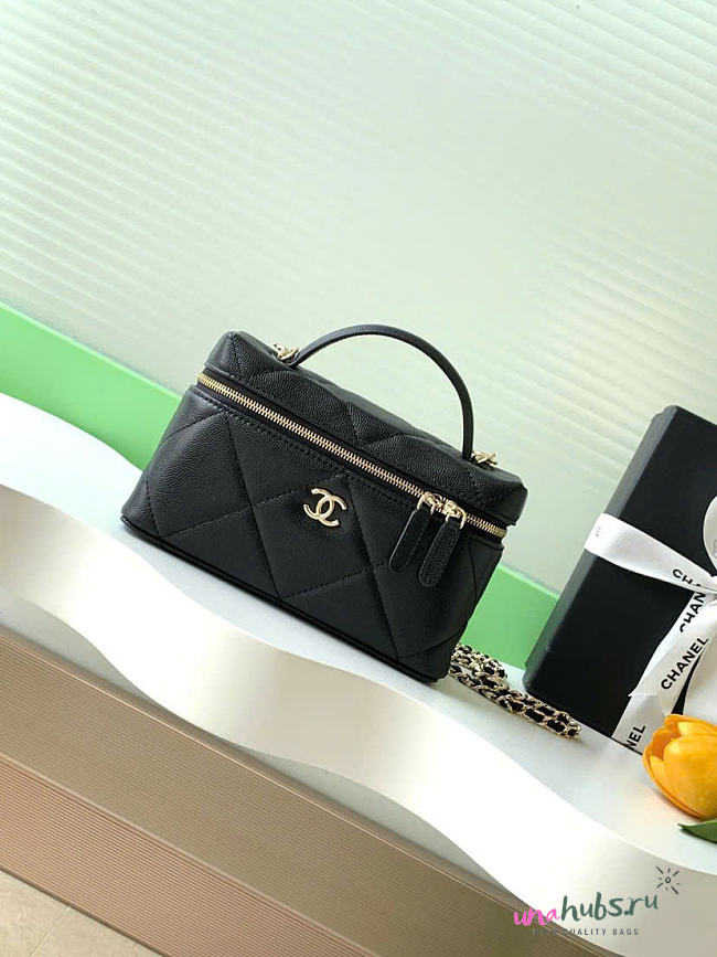Chanel Vanity Case Black Caviar 19.5x17x5cm - 1