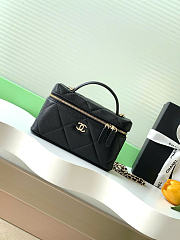 Chanel Vanity Case Black Caviar 19.5x17x5cm - 1