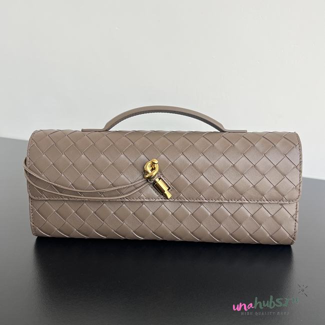 Bottega Veneta Andiamo Clutch Pinecone Leather - 31x13x3cm - 1