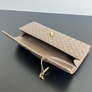 Bottega Veneta Andiamo Clutch Pinecone Leather - 31x13x3cm - 3