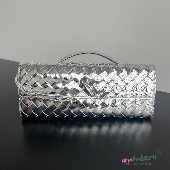 Bottega Veneta Andiamo Clutch In Silver - 31x13x3cm - 1