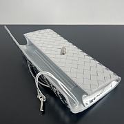 Bottega Veneta Andiamo Clutch In Silver - 31x13x3cm - 5