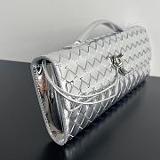 Bottega Veneta Andiamo Clutch In Silver - 31x13x3cm - 2