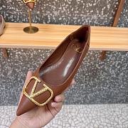 Valentino Garavani Kamel Leather VLOGO Flats - 4