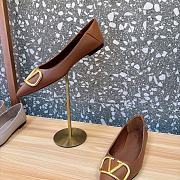 Valentino Garavani Kamel Leather VLOGO Flats - 2
