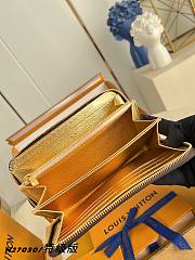 Louis Vuitton Zipper Wallet Monogram Gold 19cm - 4