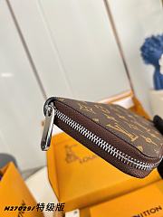 Louis Vuitton Zipper Wallet Monogram Silver 19cm - 2