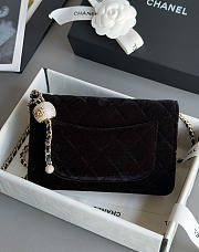 Chanel Pearl Crush Velvet Wallet on Chain Black 20x12cm - 3
