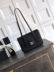 Chanel Small Flap Bag Black Calfskin Gold 22x15x7cm - 1