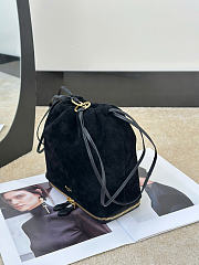 ALAÏA Le Pochon Black 22x10x19cm - 3