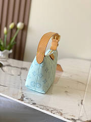 Louis Vuitton Pochette Hills Blue 20.5x6x16cm - 4