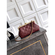 Chanel Clutch Burgundy Lambskin 20x10x7cm - 1