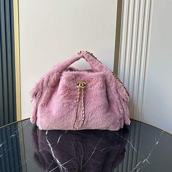 Chanel 25 Handbag Pink Fur 30x26x14cm