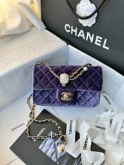 Chanel Flap Bag Purple Velvet 20x13x7cm - 1