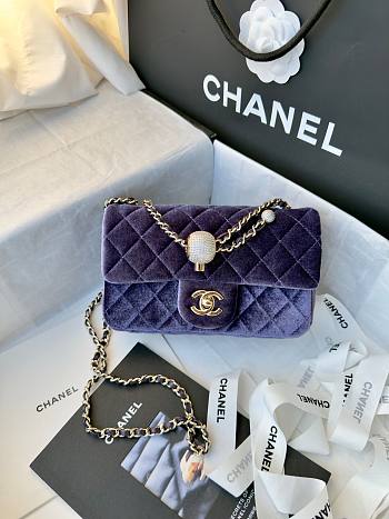 Chanel Flap Bag Purple Velvet 20x13x7cm