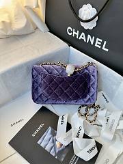 Chanel Flap Bag Purple Velvet 20x13x7cm - 4