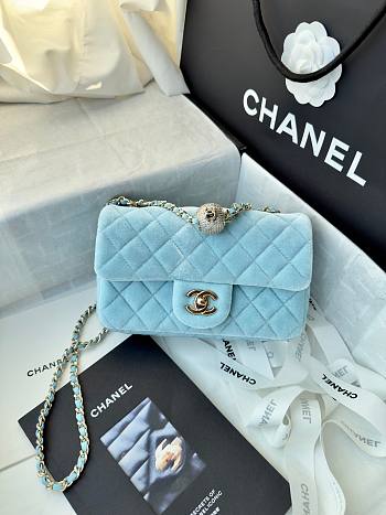 Chanel Flap Bag Blue Velvet 20x13x7cm