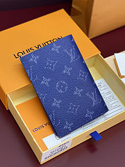 Louis Vuitton Passport Cover Blue 14x2.5x10cm - 2