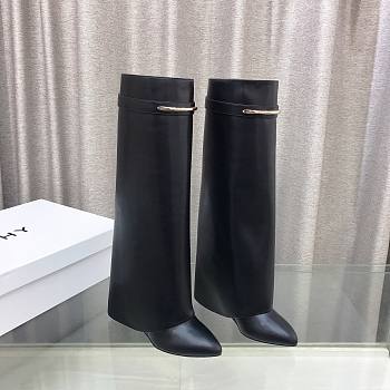 Givenchy Shark Pinch boots in leather Black