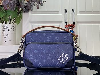Louis Vuitton Nil Monogram Blue 25x17.5x11cm 