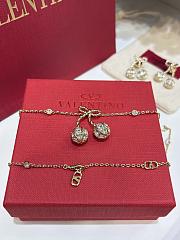 Valentino Necklace 02 - 2