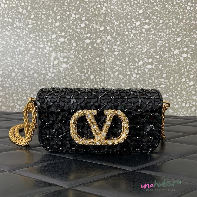 Valentino Garavani Small Locò Shoulder Bag Black 19x10.5x5cm - 1