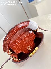 Louis Vuitton Mini Capucines Crocodile 21cm - 5