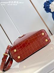 Louis Vuitton Mini Capucines Crocodile 21cm - 4