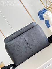 Louis Vuitton Discovery Cargo Backpack Black 39x30x19cm - 4