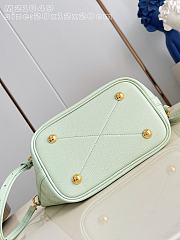 Louis Vuitton Blossom PM Perforated Mahina Green 20x12.5x20cm - 2