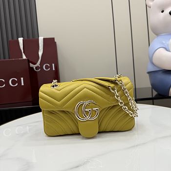 Gucci Marmont shoulder bag in mustard yellow 22x12.5x6cm