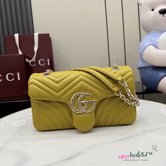 Gucci Marmont shoulder bag in mustard yellow 26cm - 1