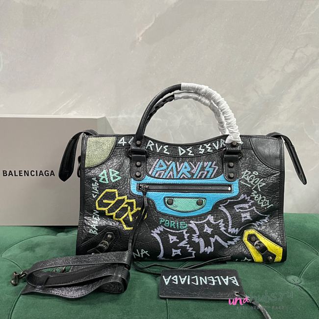 Balenciaga Agneau Graffiti Shoulder Bag Large Black 38x24x16cm - 1