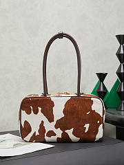 Miu Miu Beau Medium calf hair shoulder bag in white 29x17x9cm - 3