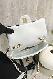 Chanel Flap Bag 20x14x7cm - 4