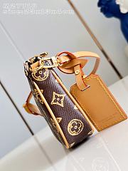 Louis Vuitton Pochette Accessoires Monogram 23.5x13.5x4cm - 2
