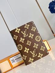 Louis Vuitton Passport Cover 14x10x2.5cm - 1